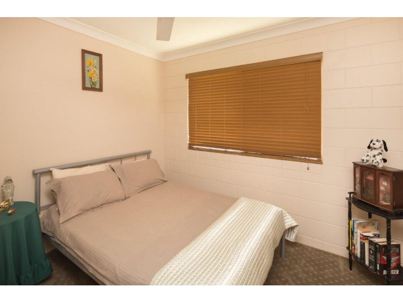 33 Barnett Street, Mount Louisa QLD 4814