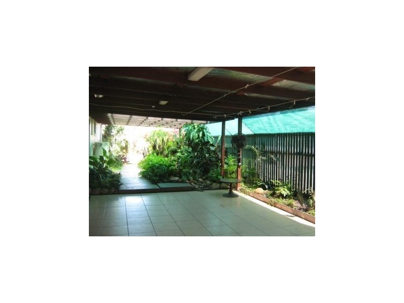 33 Barnett Street, Mount Louisa QLD 4814