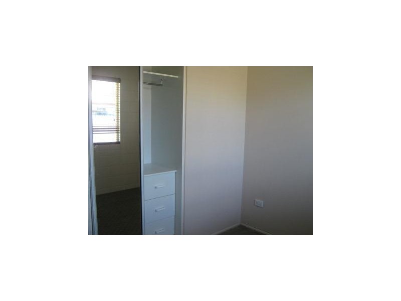 33 Barnett Street, Mount Louisa QLD 4814