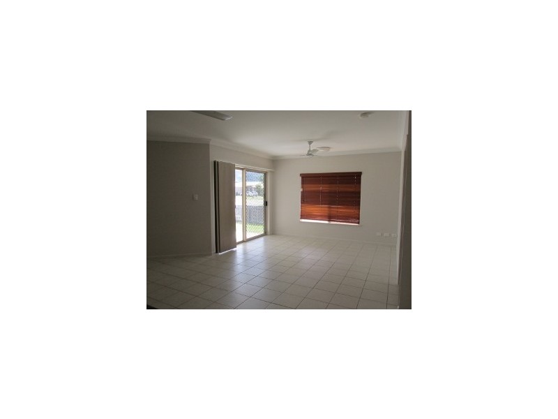 1/34 Blue Wren Drive, Kelso QLD 4815