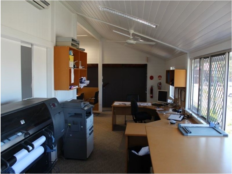 10 A Cummins Street, Hyde Park QLD 4812