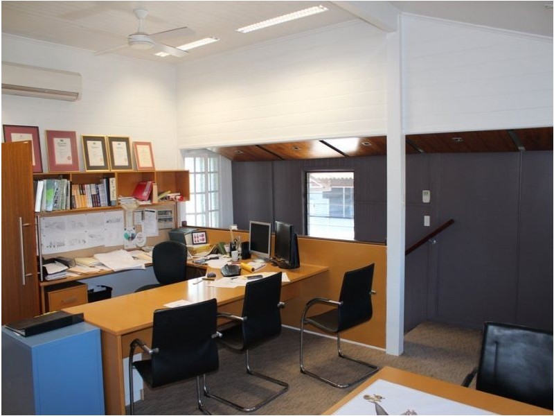 10 A Cummins Street, Hyde Park QLD 4812