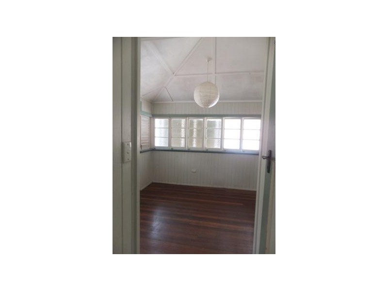 86 Francis Street, West End QLD 4810