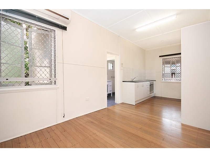 2 DERBY STREET, Pimlico QLD 4812