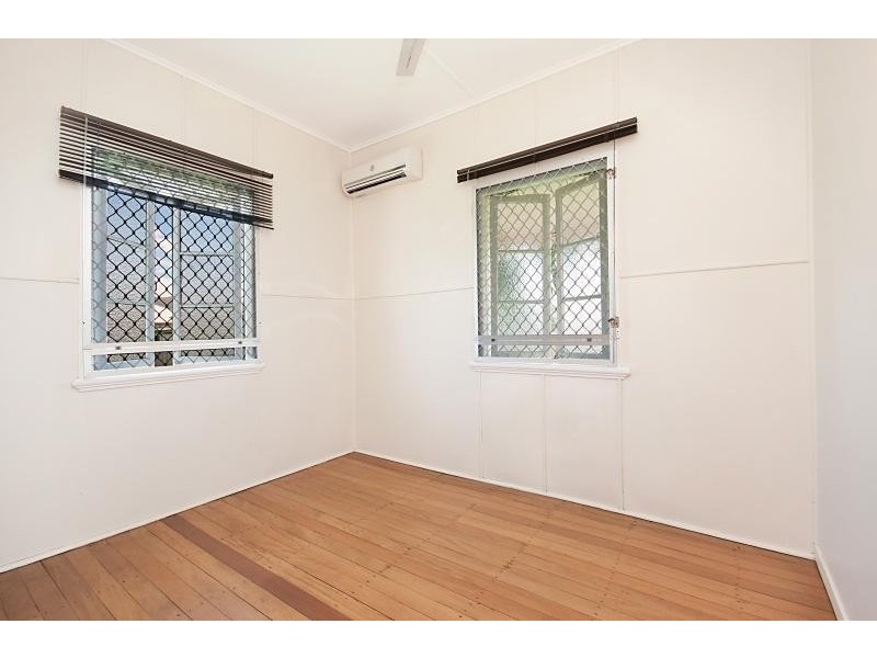 2 DERBY STREET, Pimlico QLD 4812