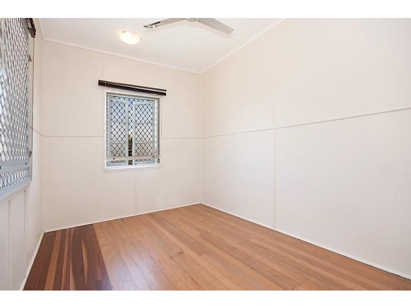 2 DERBY STREET, Pimlico QLD 4812