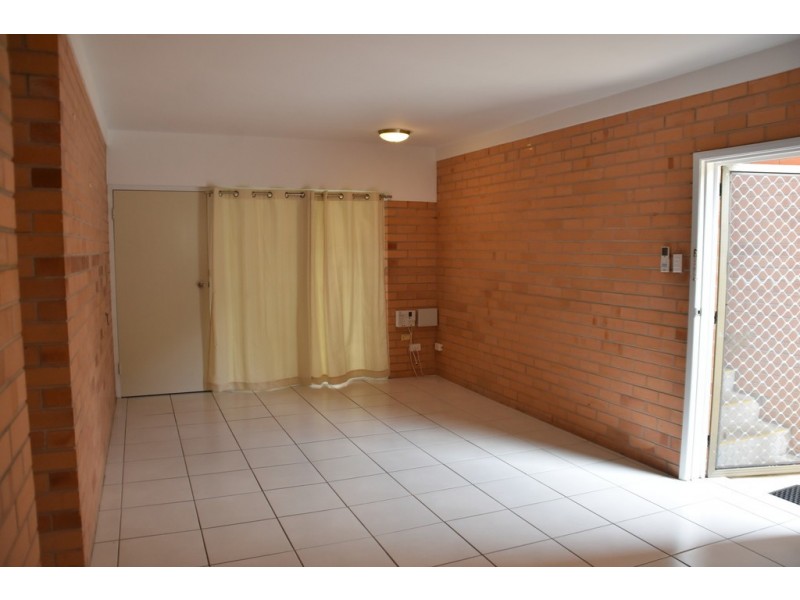 2/68 Eyre Street, North Ward QLD 4810