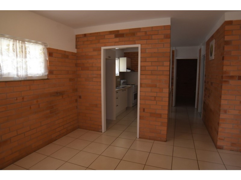 2/68 Eyre Street, North Ward QLD 4810