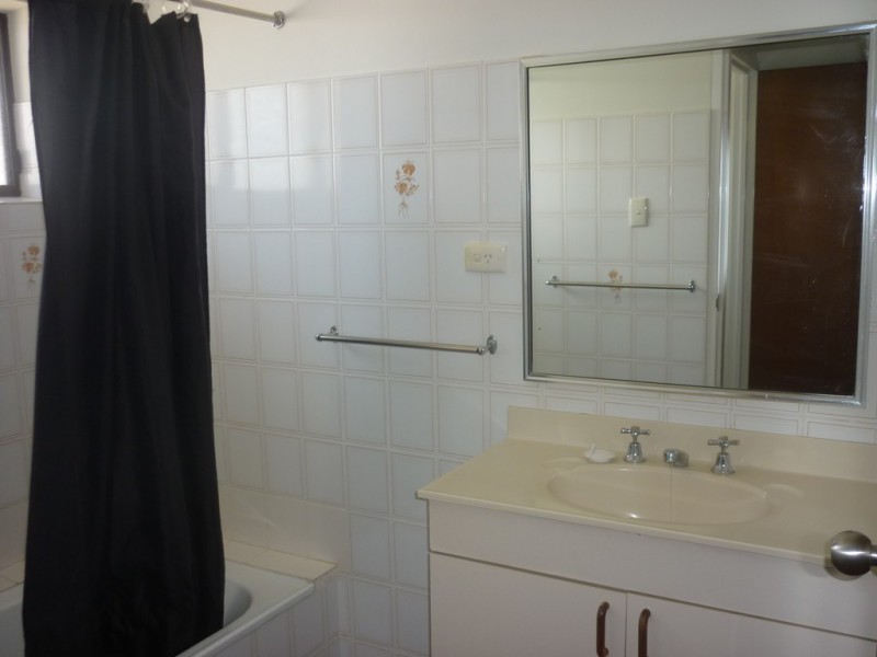 2/139 Mitchell Street, North Ward QLD 4810