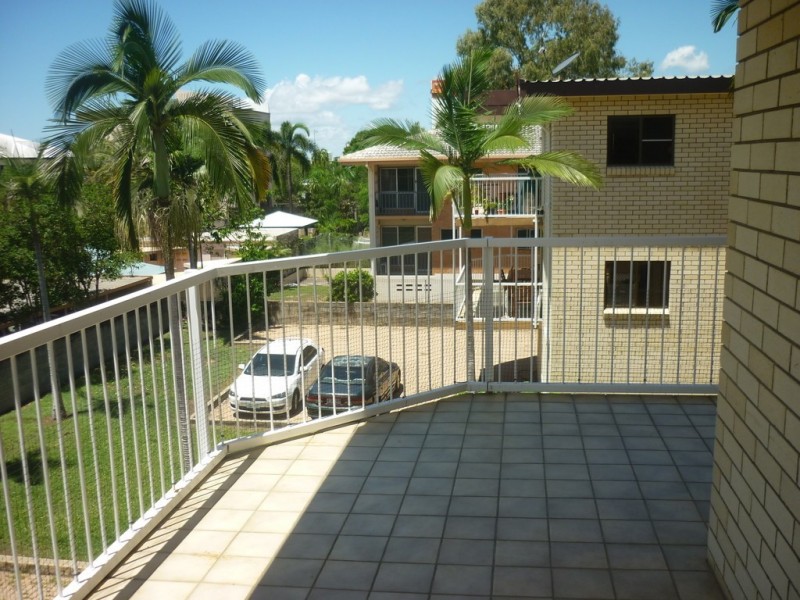 2/139 Mitchell Street, North Ward QLD 4810