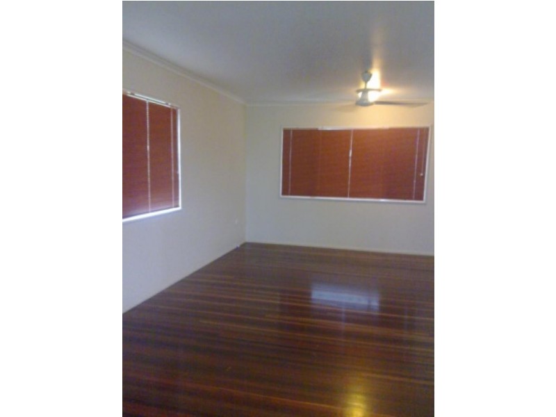 26 Davies Street, Mount Louisa QLD 4814