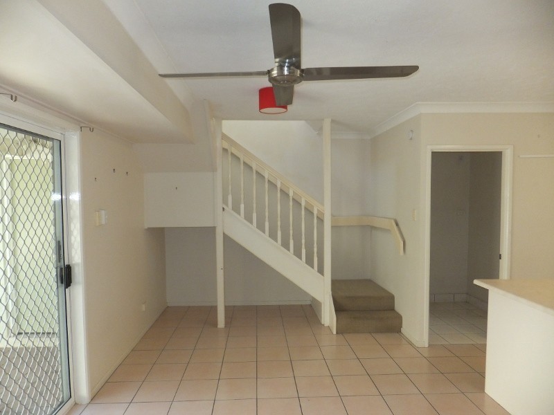 2/94 First Avenue, Railway Estate QLD 4810