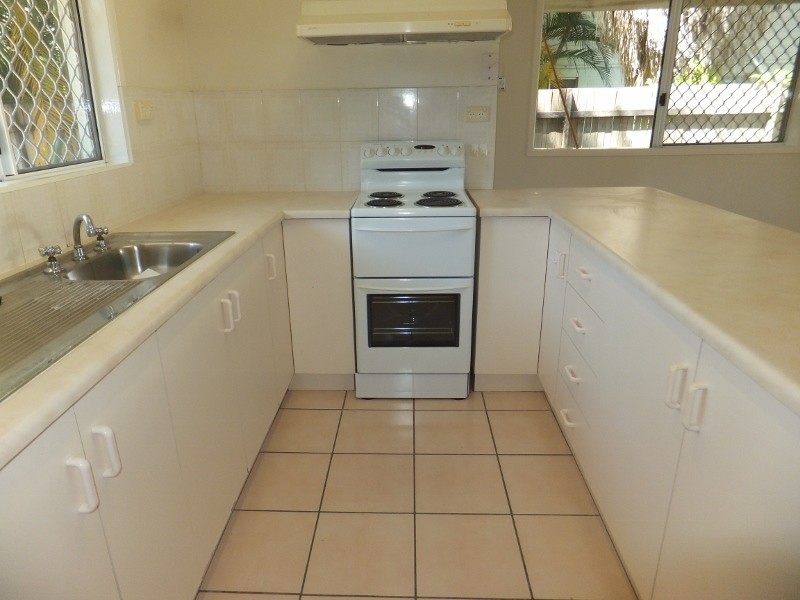 2/94 First Avenue, Railway Estate QLD 4810