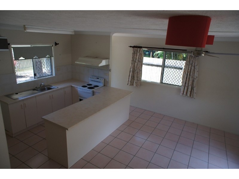 2/94 First Avenue, Railway Estate QLD 4810