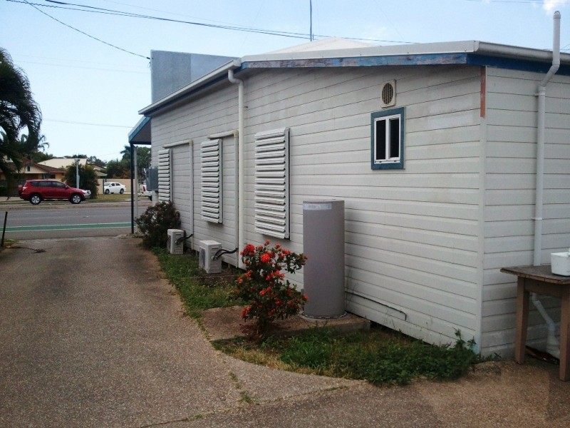 146 Ross River Road, Mundingburra QLD 4812