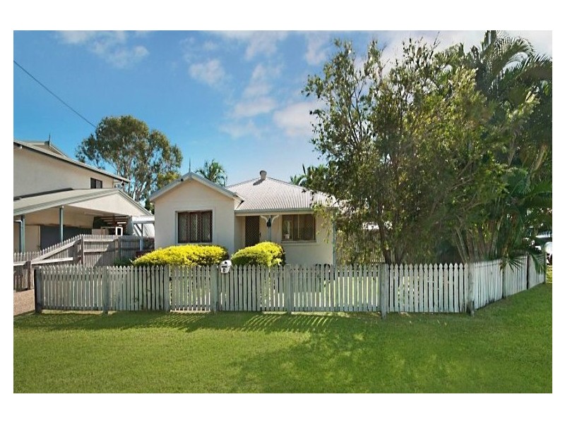 1 Camira Avenue, Cranbrook QLD 4814