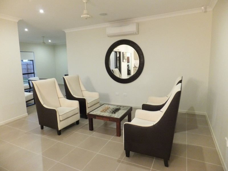 11 Balladonia, Mount Low QLD 4818