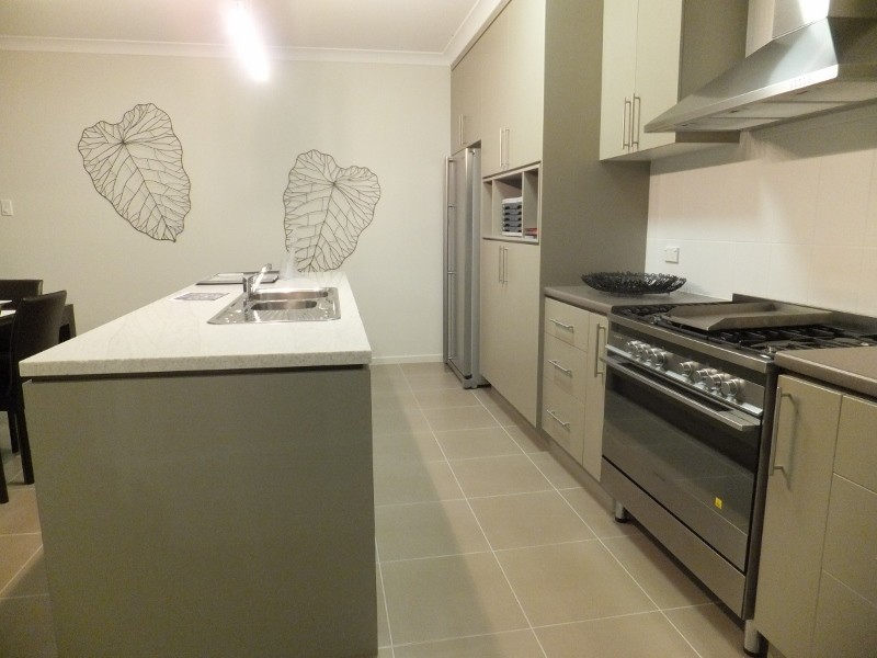 11 Balladonia, Mount Low QLD 4818