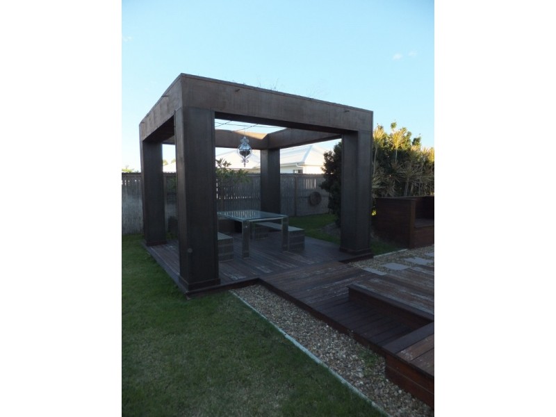 11 Balladonia, Mount Low QLD 4818