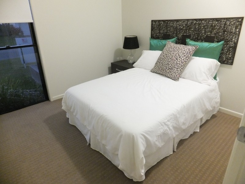 11 Balladonia, Mount Low QLD 4818