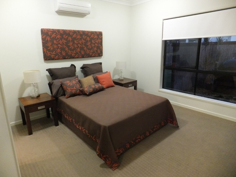 11 Balladonia, Mount Low QLD 4818