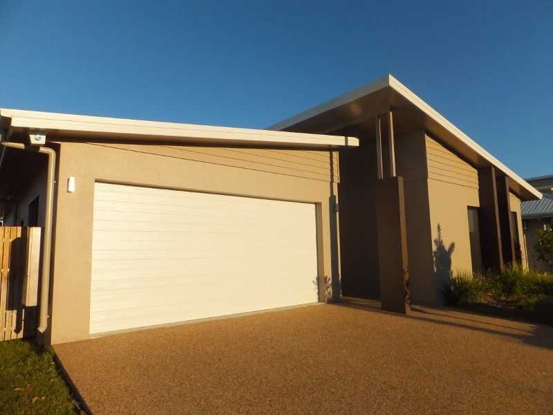 11 Balladonia, Mount Low QLD 4818