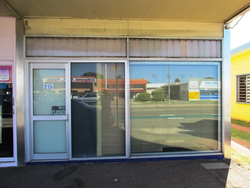Shop A – 215 Charters Towers Road, Hyde Park QLD 4812