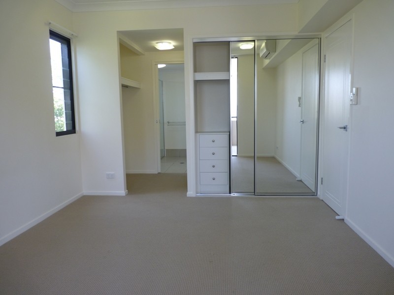 42/6-24 HENRY, West End QLD 4810