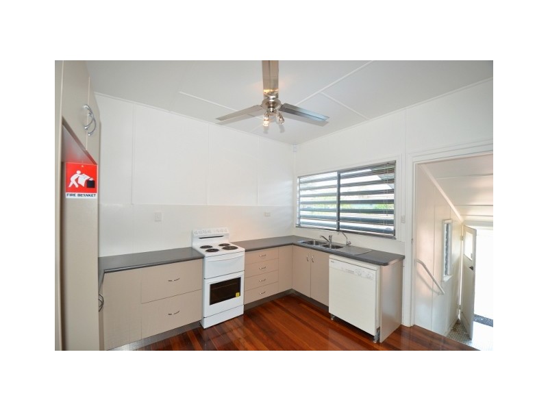 597 ROSS RIVER ROAD, Kirwan QLD 4817