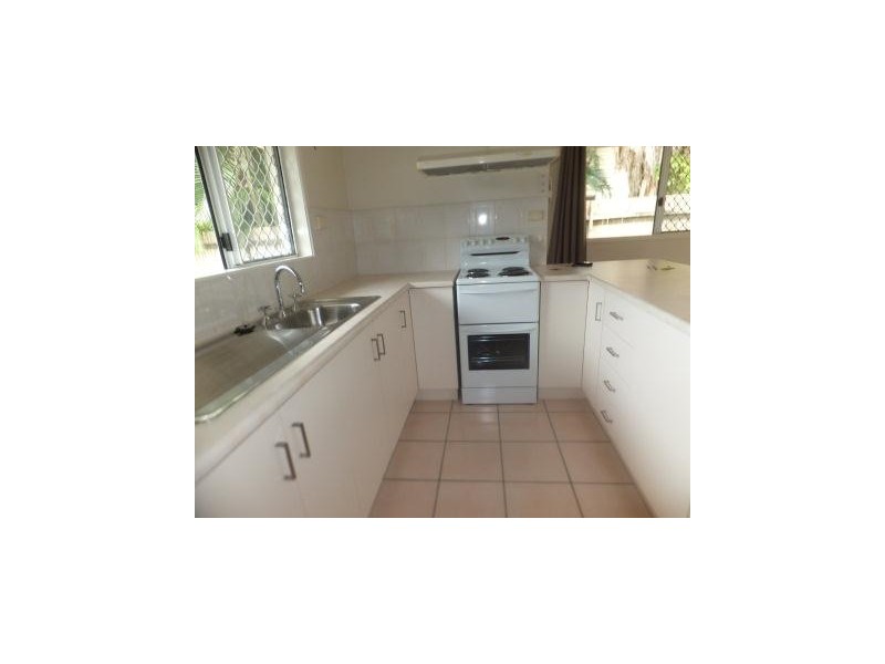 2/94 First Avenue, Railway Estate QLD 4810