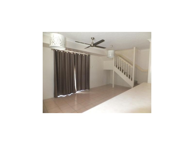 2/94 First Avenue, Railway Estate QLD 4810