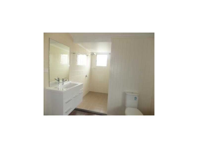 15 Camp Street, Mundingburra QLD 4812