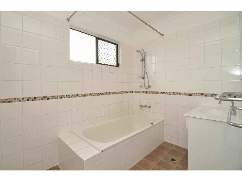 19 Nelia Street, Kirwan QLD 4817