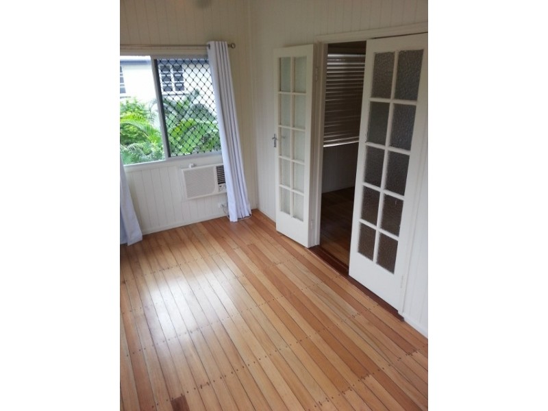 49 Goldring Street, Hermit Park QLD 4812