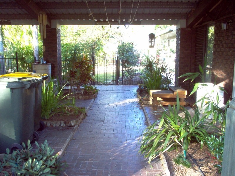 8 Frendon Parade, Mount Low QLD 4818