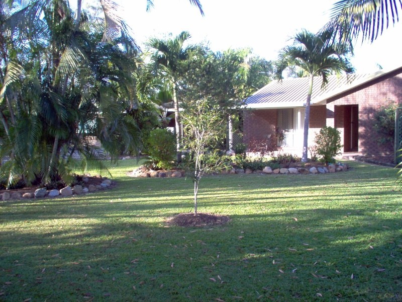 8 Frendon Parade, Mount Low QLD 4818