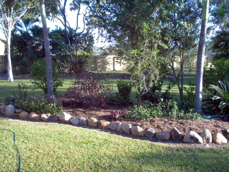 8 Frendon Parade, Mount Low QLD 4818