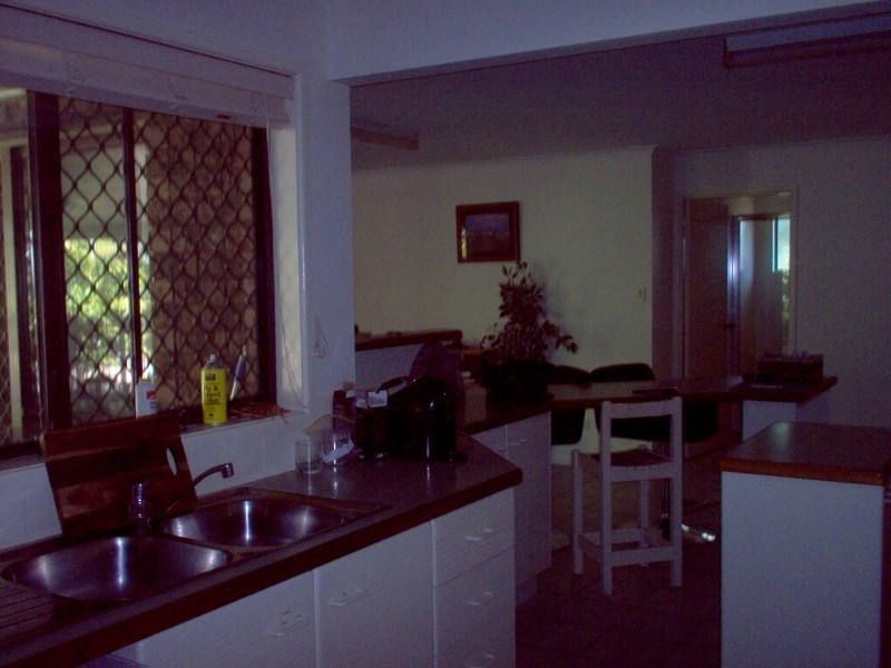 8 Frendon Parade, Mount Low QLD 4818