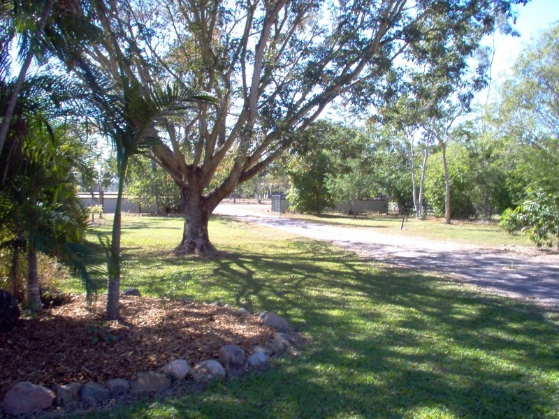 8 Frendon Parade, Mount Low QLD 4818