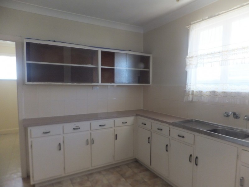 2/160 Francis, West End QLD 4810