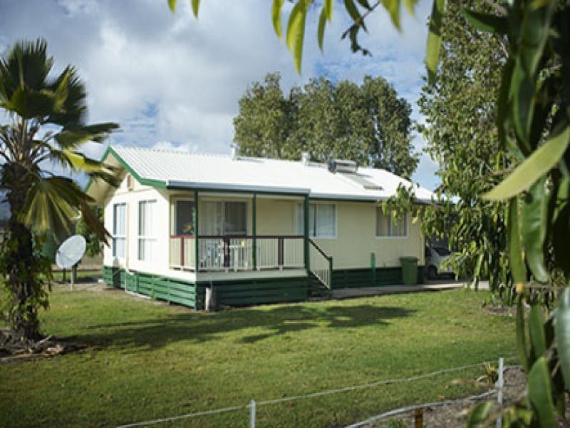 296 Booth Road, Stuart QLD 4811