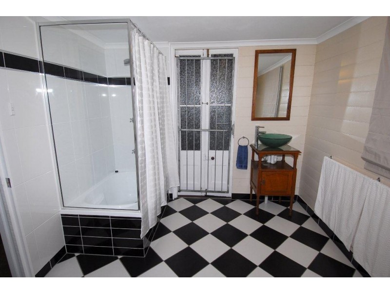 55 Perkins Street, South Townsville QLD 4810