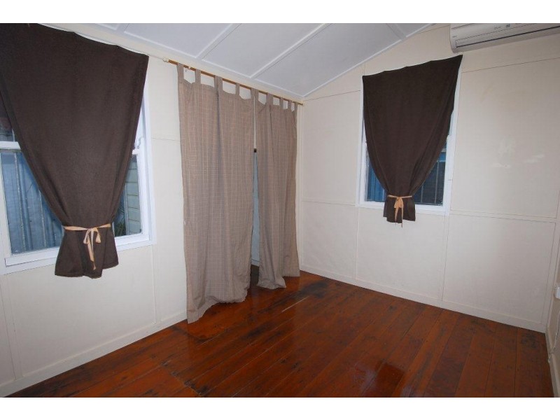 55 Perkins Street, South Townsville QLD 4810