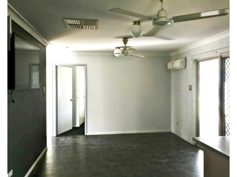 15 Dalkeith Crescent, Mount Louisa QLD 4814