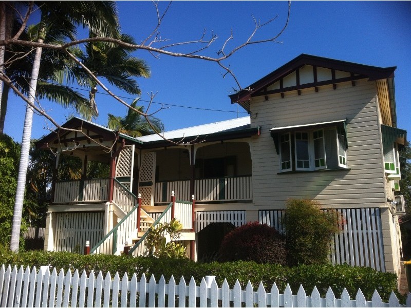 40 Armstrong, Hermit Park QLD 4812