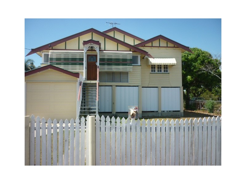 9 Henry Street, West End QLD 4810
