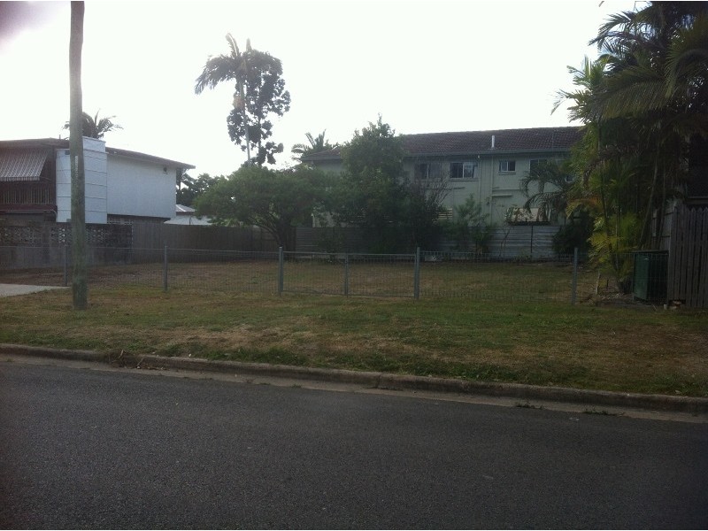 16 WINDSOR, Hermit Park QLD 4812