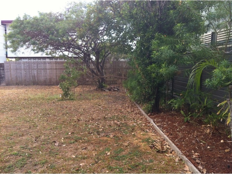 16 WINDSOR, Hermit Park QLD 4812