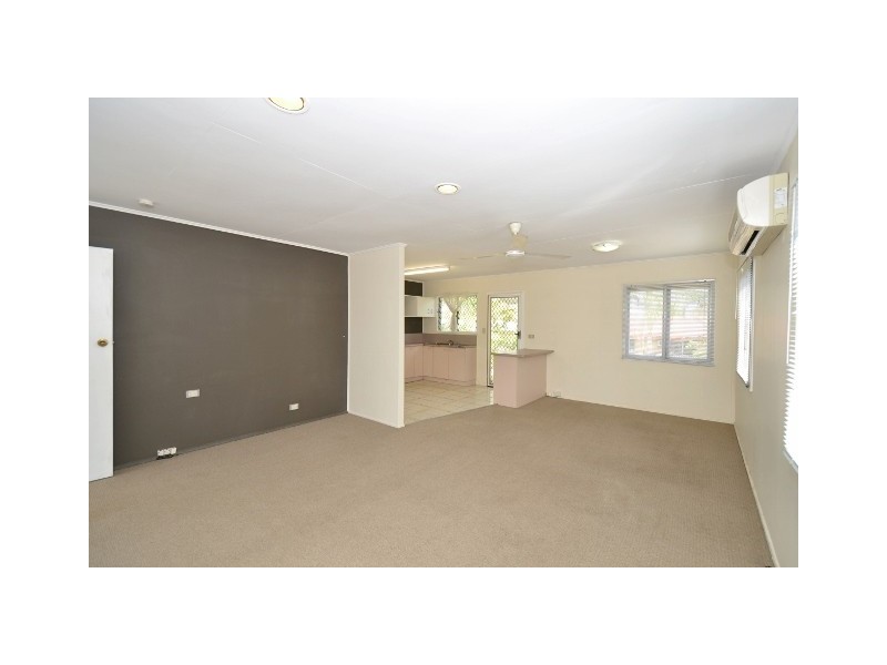 279 Charles St, Heatley QLD 4814