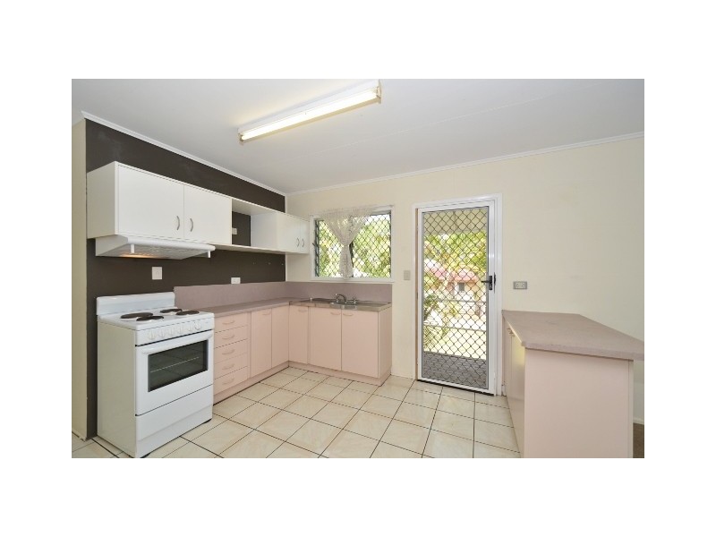 279 Charles St, Heatley QLD 4814